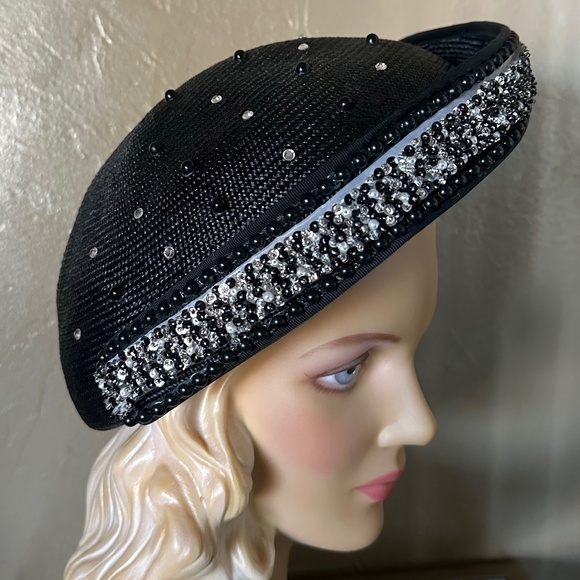 SWANKY 1960s' BLACK STRAW TAM WITH SEQUINS, RHINESTONES & BEADS - Picture 3 of 12